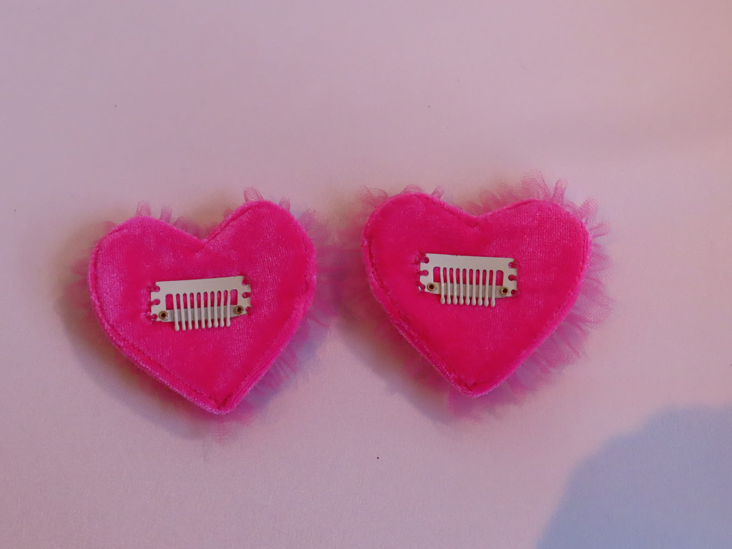 Ruffle Heart Clip