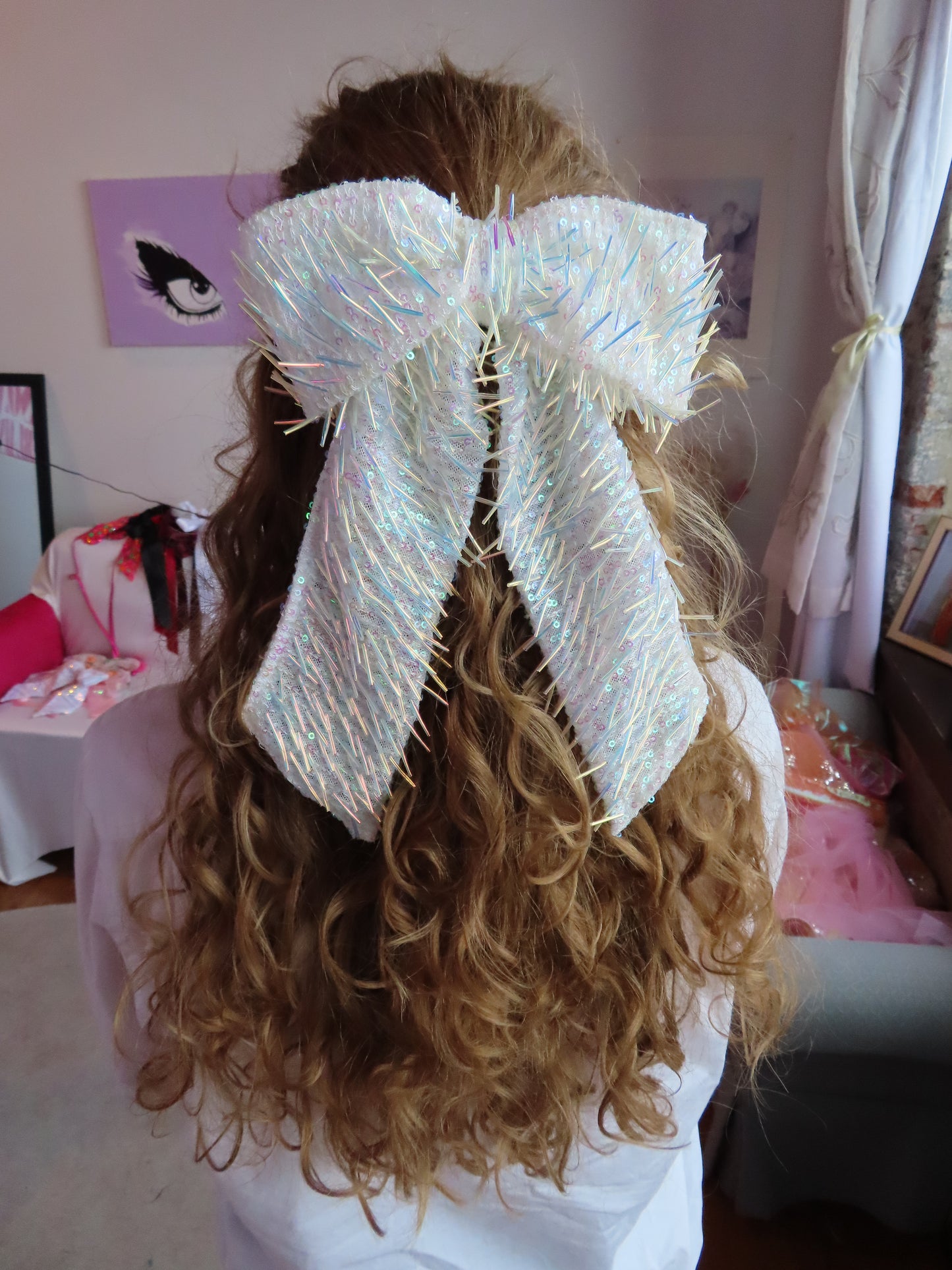 Fringey iridescent bow