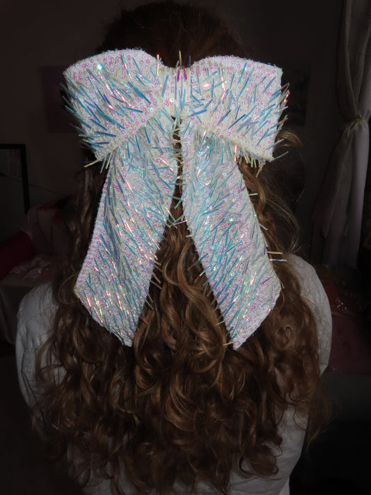Fringey iridescent bow