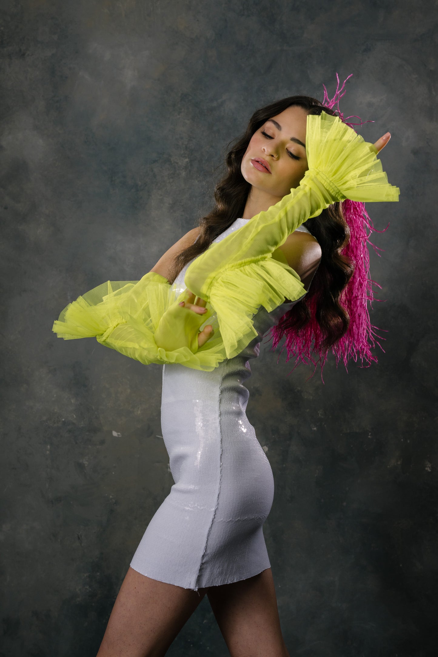Ruffle Gloves