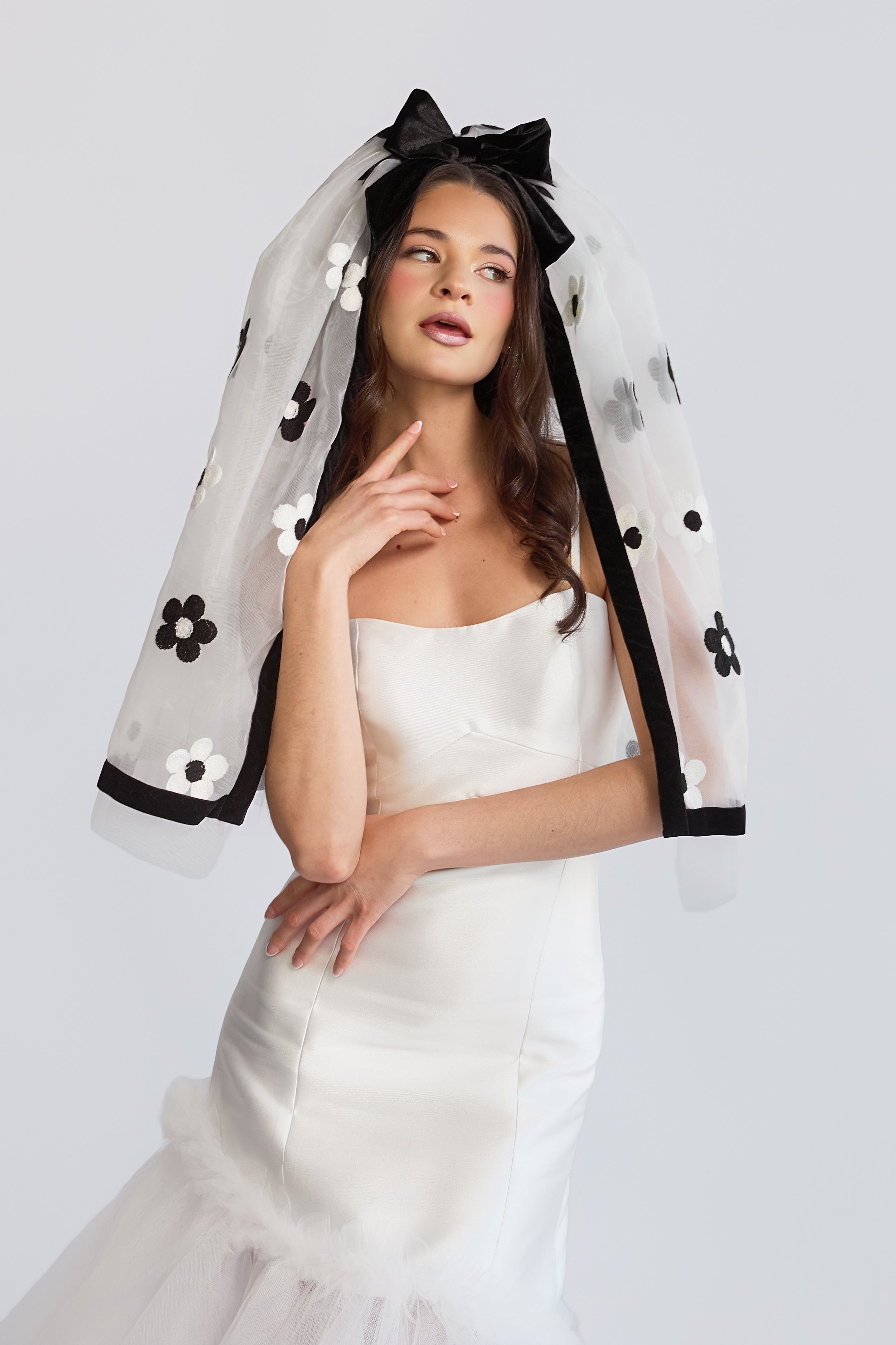 Dolly Veil – Madison Chamberlain