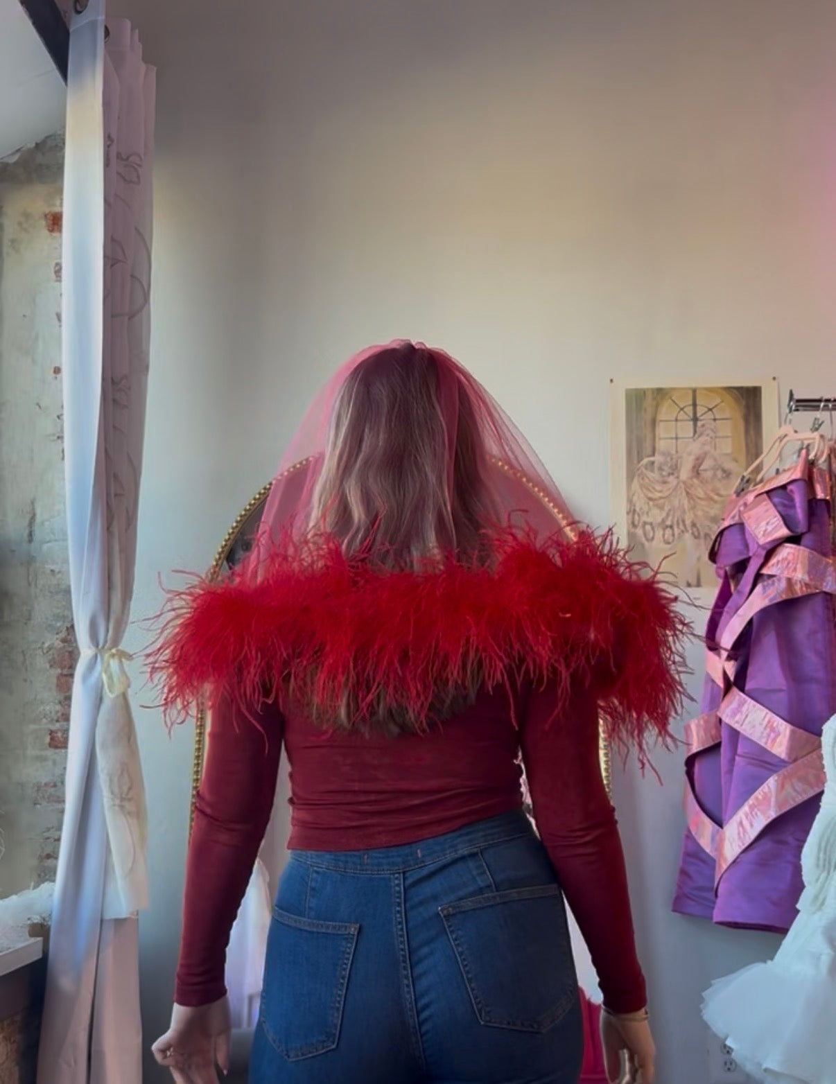 Fluffy Feather Veil – Madison Chamberlain