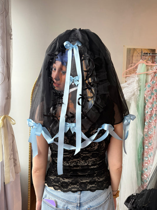 Girl With The Pearl Veil Sample