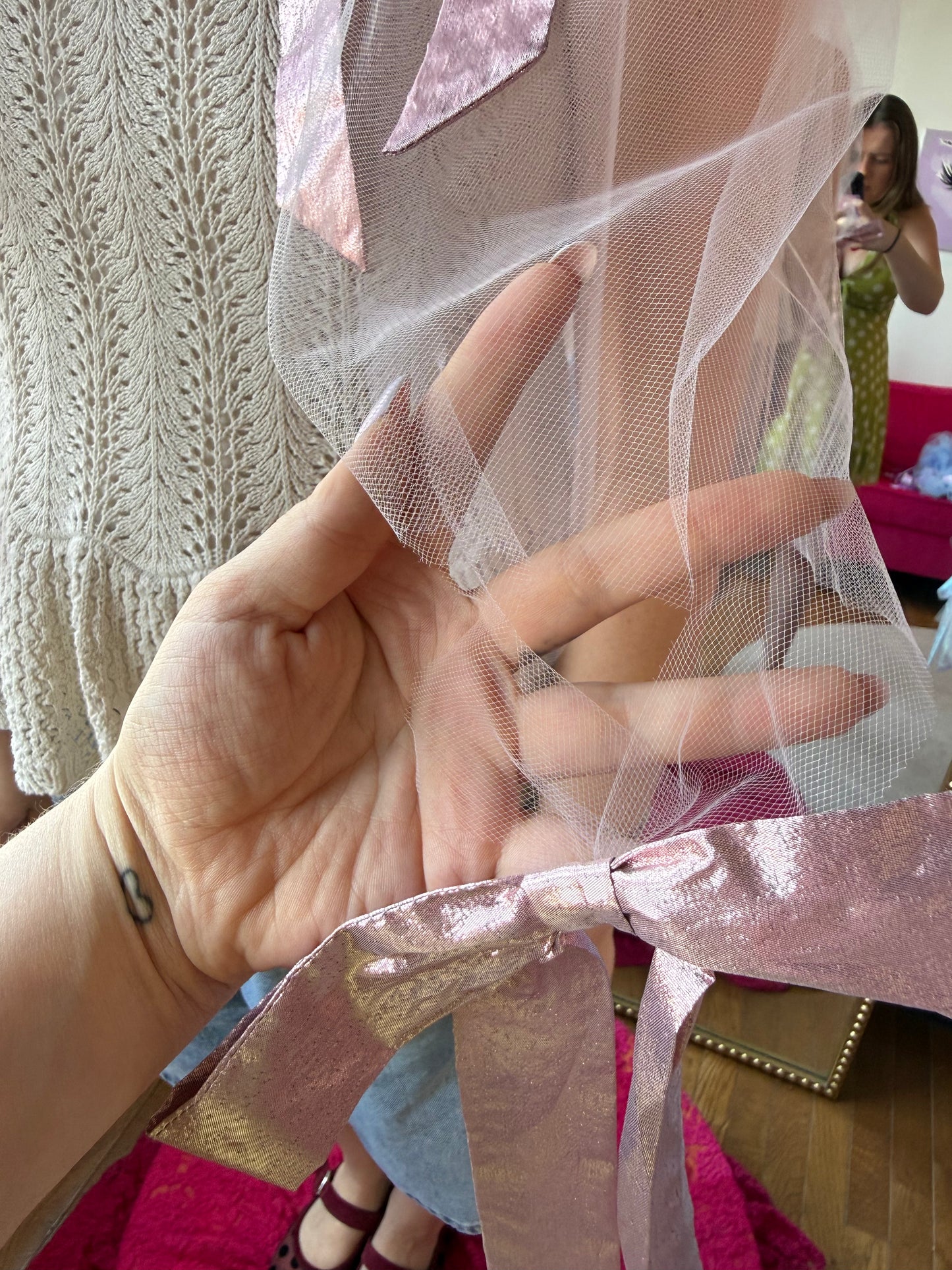 Pink Bow veil (has hole)