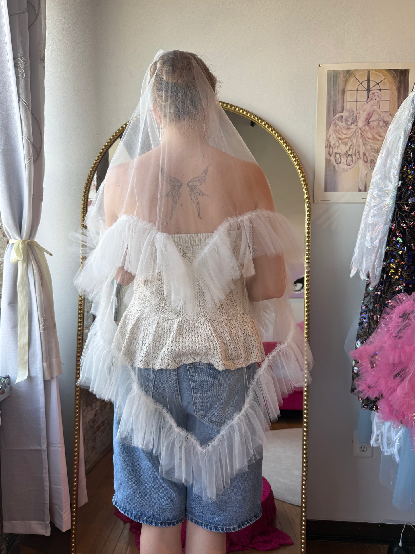 white all tulle sweetheart veil